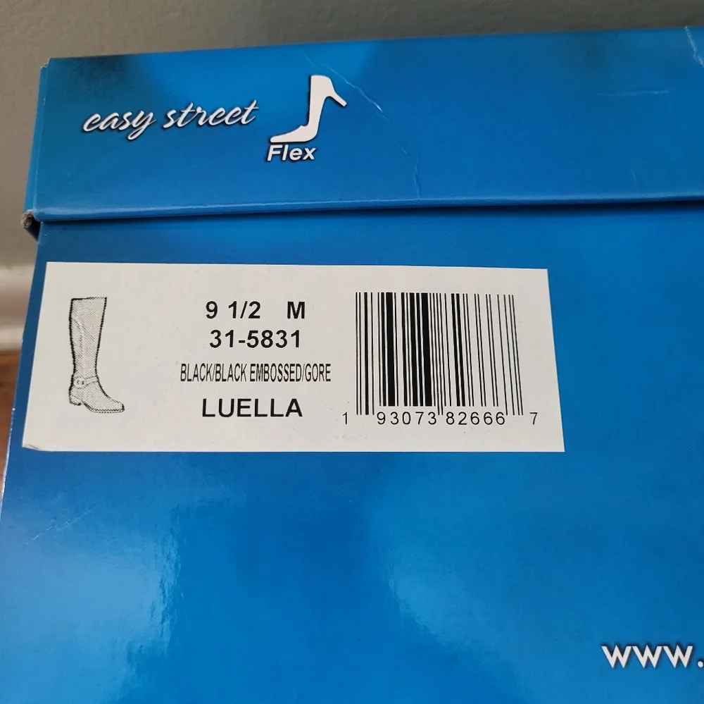 Easy Street Women's Luella Tall Boot Fashion‎ Black Embossed Size 9.5 New